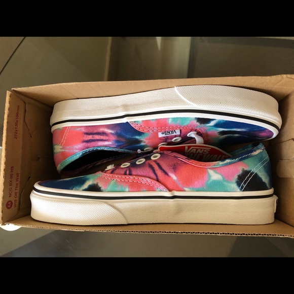 Vans - Picture 5 of 8